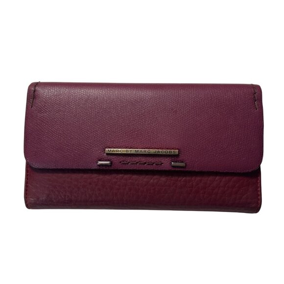 Marc By Marc Jacobs Burgundy Leather Trifold Wallet - Picture 1 of 15